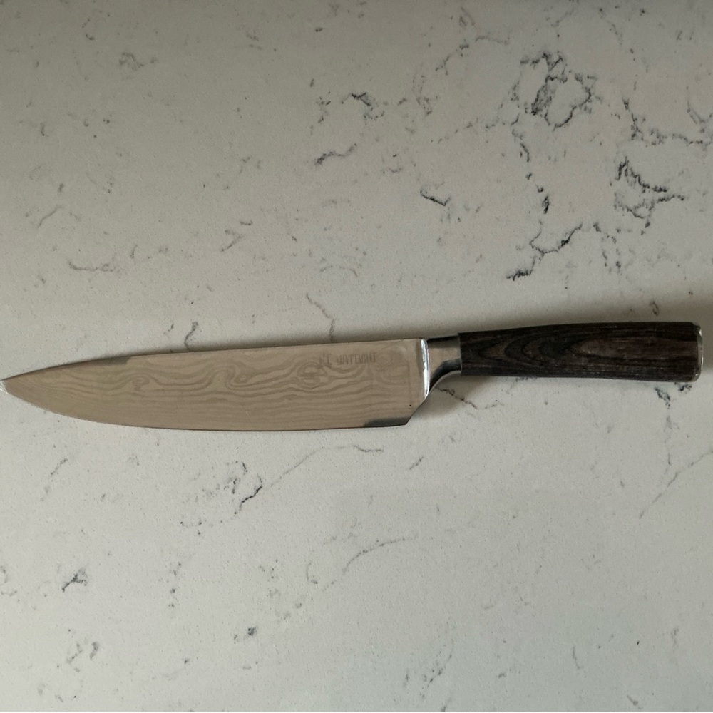Yatoshi professional 8” chefs knife Damascus pattern high carbon stainless steel